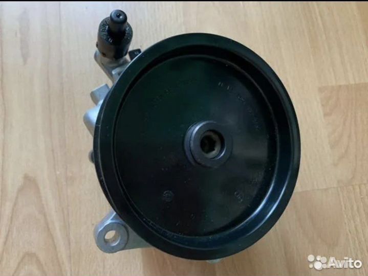 Насос гидроусилителя руля Mercedes Benz