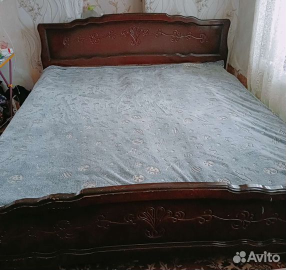 Кровать двуспальная из массива дерева бу