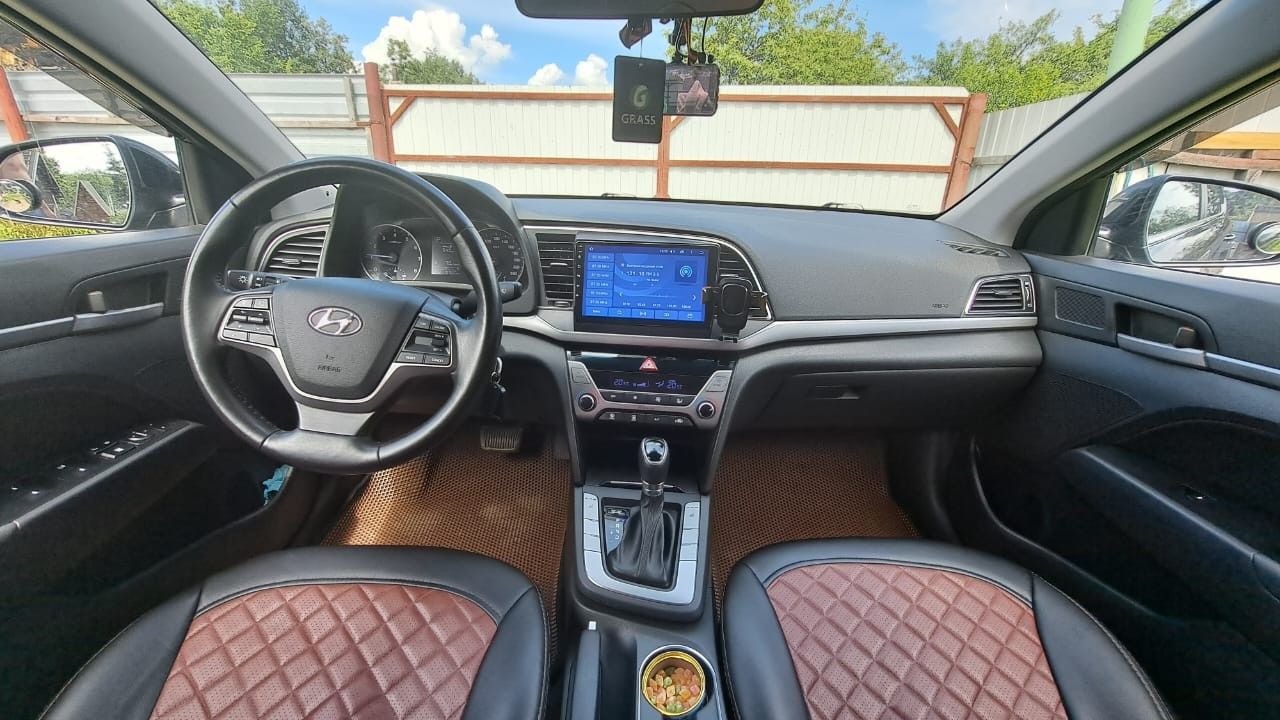 Hyundai Elantra: фото владельца