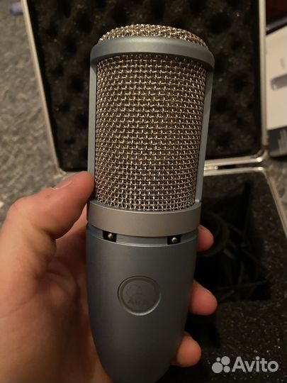 Микрофон студийный AKG P220