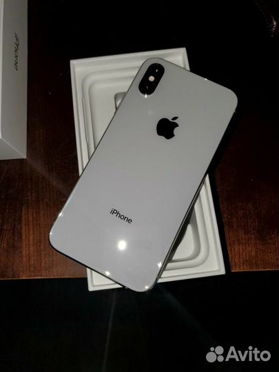 iPhone X, 64 ГБ