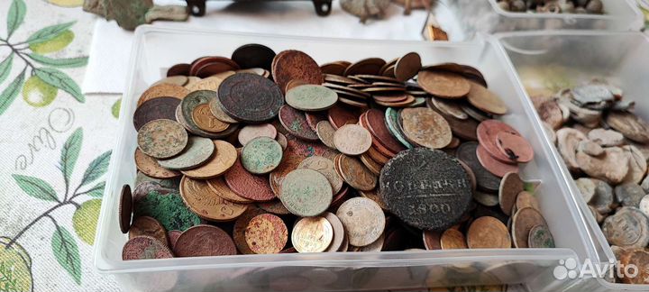 Монетки,значки,пуговицы и тд и тп