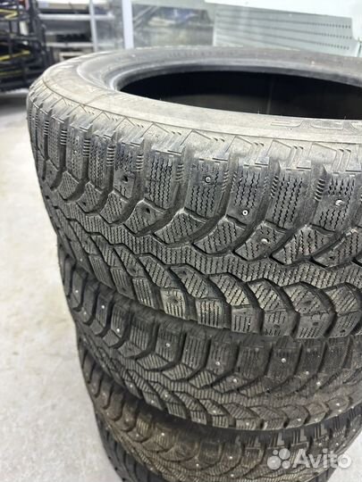 Bridgestone Blizzak Spike-01 225/60 R18 104T