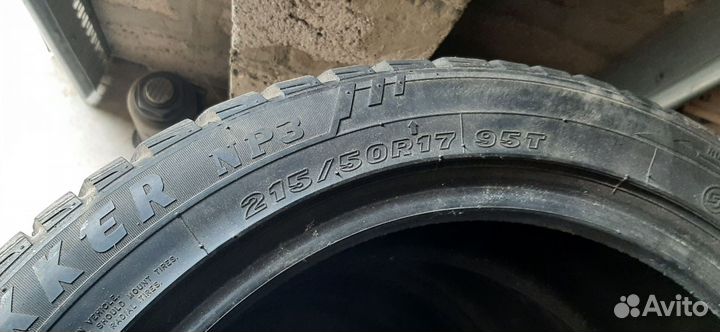 Maxxis ArcticTrekker NP3 215/50 R17