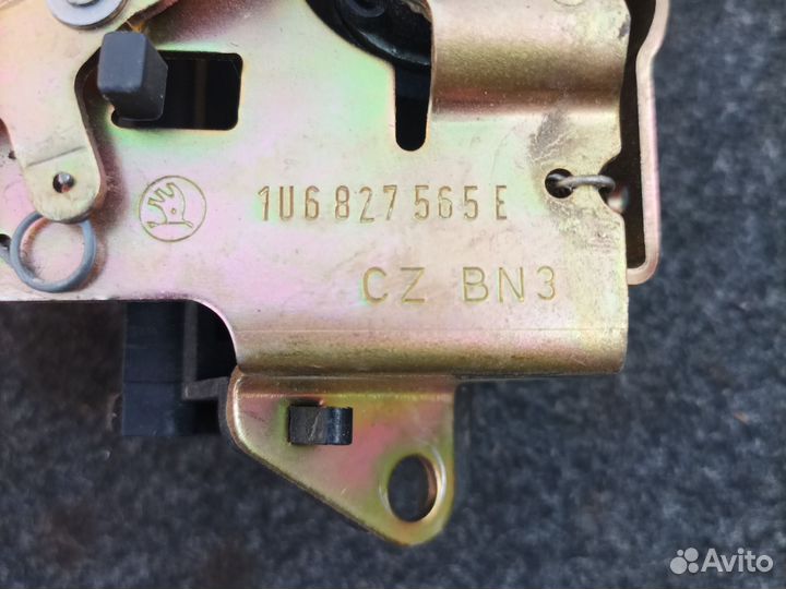 Skoda octavia 98год ручка открывания багажника