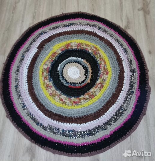 Коврик ручной вязки