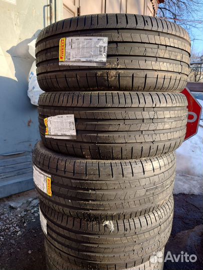 Pirelli P Zero PZ4 285/40 R23 107Y