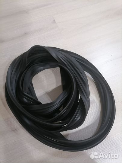 Уплотнитель бокового сдвижного окна Mazda bongo