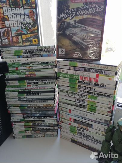 Xbox 360 slim +80дисков,2 геймпада, кинект,коробка