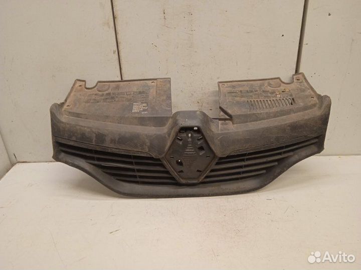 Решетка радиатора Renault Logan 2 1.6 2016