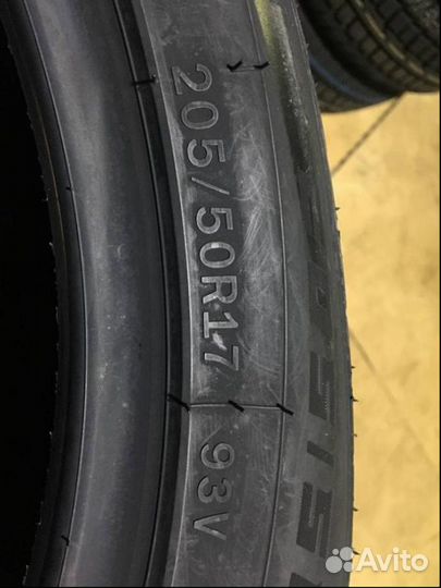 Windforce Snowblazer UHP 205/50 R17 93V