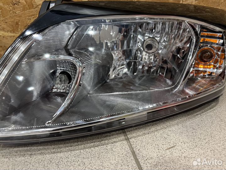Передние фары на Лада Гранту (Ростов )