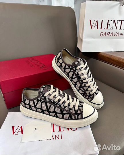 Кроссовки женские valentino