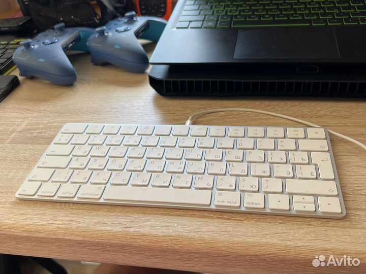 Клавиатура Apple model A1644