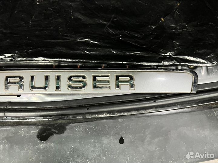 Эмблема надпись багажника Land Cruiser 100