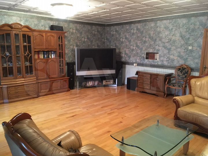 4-к. квартира, 117 м², 2/8 эт.