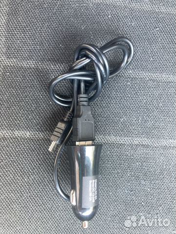 Автомобильное зарядное устройство