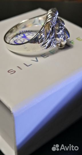 Кольцо печатка из серебра Лев