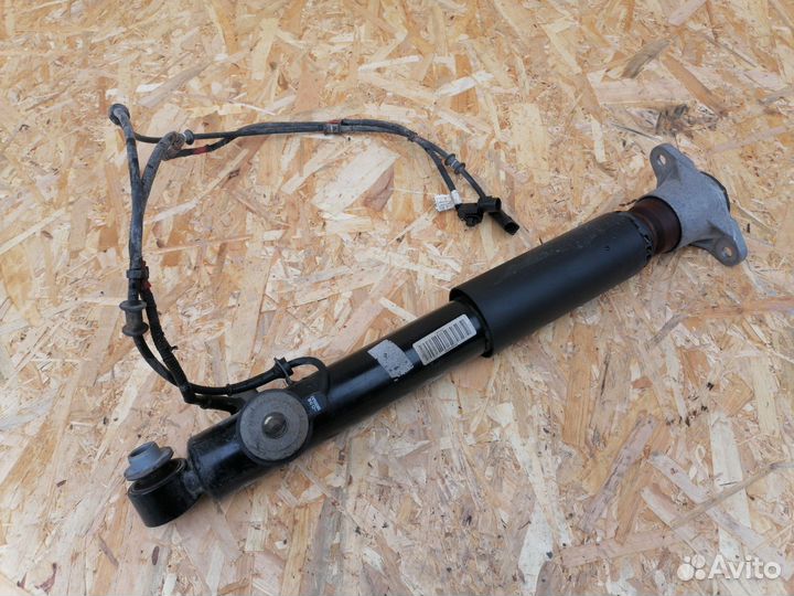 Kia Quoris KH Амортизатор задний правый под пневму