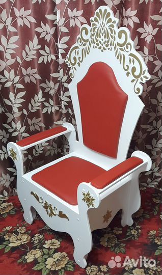 Продам стул Деда Мороза