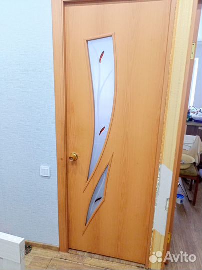 Люстры и двери