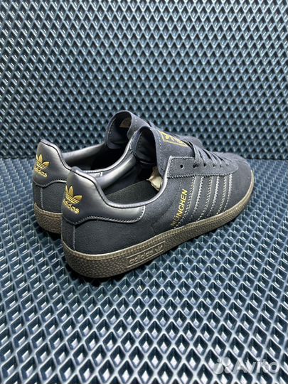 Кроссовки adidas munchen navy замшевые 44