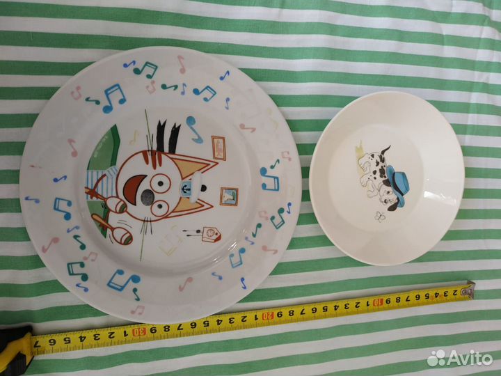 Детская посуда и ножницы