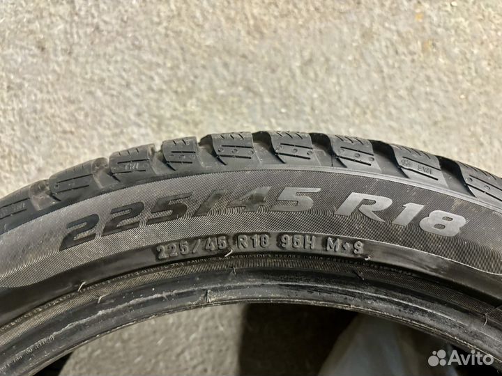 Pirelli Winter Sottozero 3 225/45 R18 95H