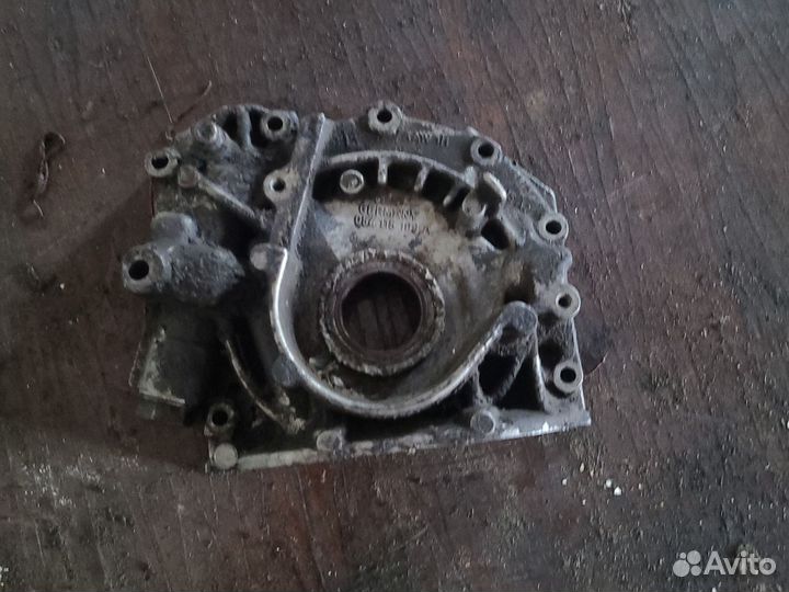 Масляный насос Audi 100c4 A6c4 Aar 2.3