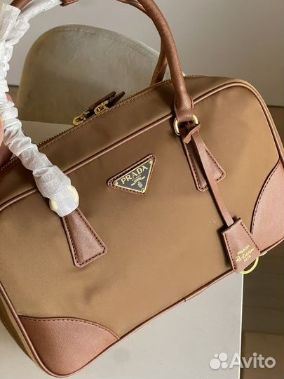 Сумка Prada Re-Edition