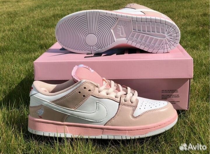 Nike SB Dunk Low Pink Pigeon