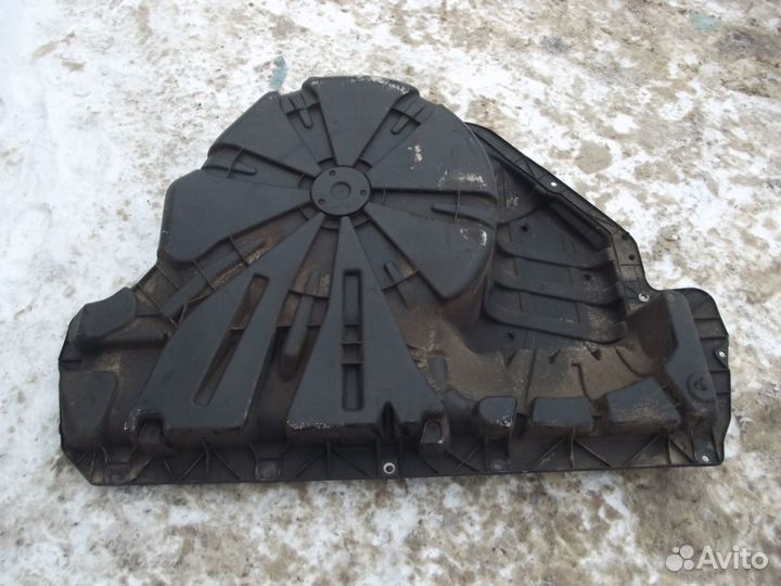 Ниша запасного колеса Корыто ванна запаски Renault