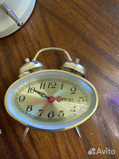 Часы будильник