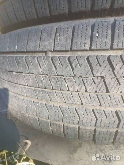 Bridgestone Blizzak VRX2 225/55 R18 98Q