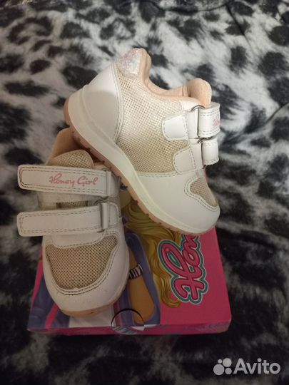 Кроссовки для девочки
