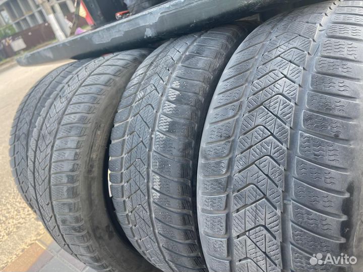 Pirelli Winter Sottozero 3 245/45 R18 J