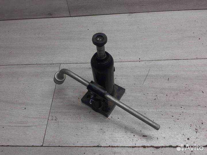 Домкрат Mitsubishi L200 KB / Montero KH