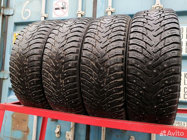 Nokian Tyres Hakkapeliitta 8 SUV 215/65 R16