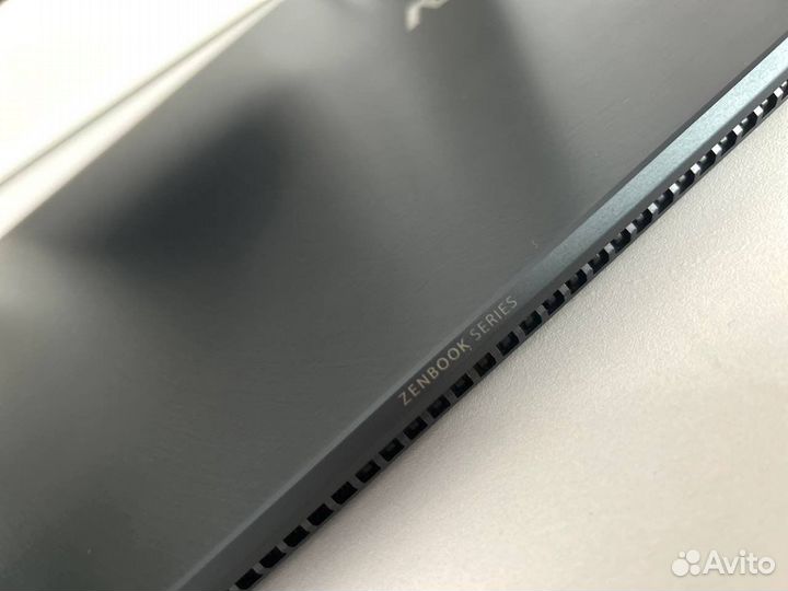 Ультрабук Asus ux425ja на intel i7