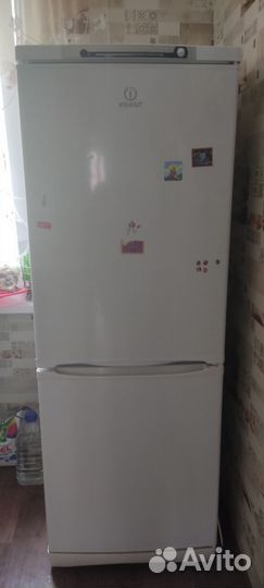 Холодильник на запчасти или под ремонт