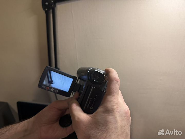 Видеокамера Sony DCR-DVD205E