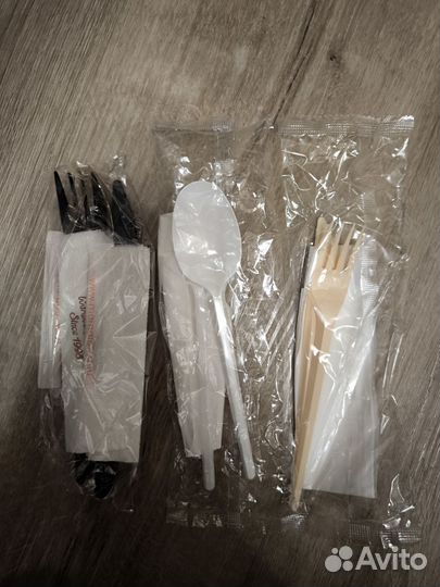 Одноразовая пластиковая посуда