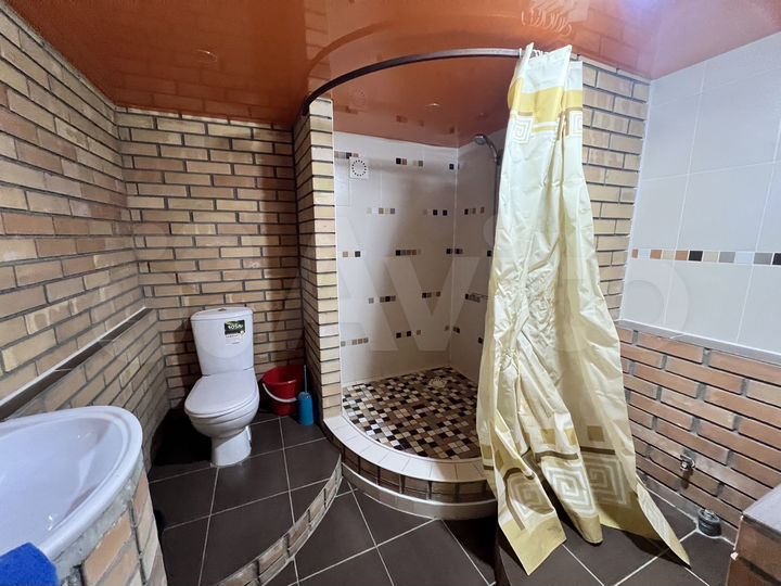 Коттедж 230 м² на участке 4 сот.