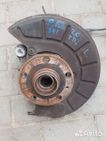 Поворотный кулак передний Фольксваген Пассат Б6