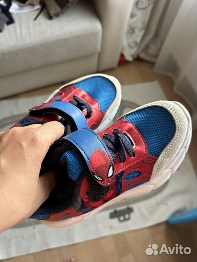 Кроссовки детские