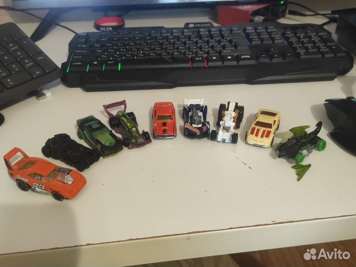 Hot wheels машинки