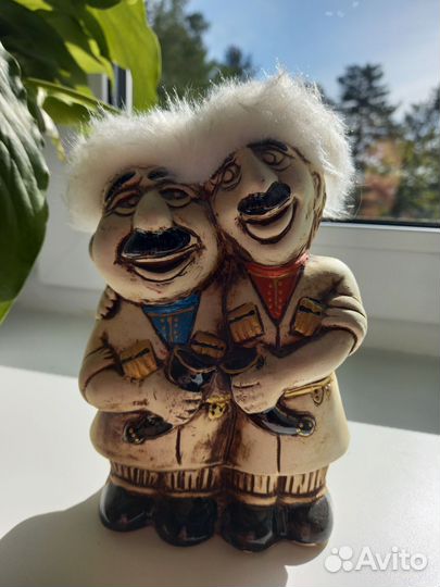 Статуэтка колокольчик