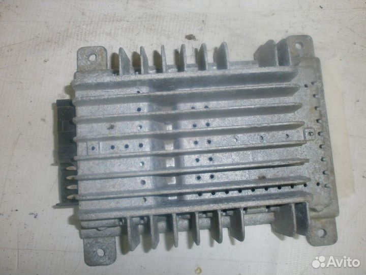 Усилитель акустической системы (Infiniti G)