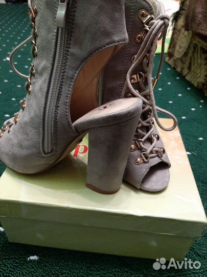 Босоножки женские 35 размер новые