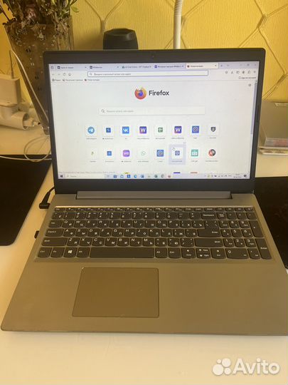 Ноутбук lenovo
